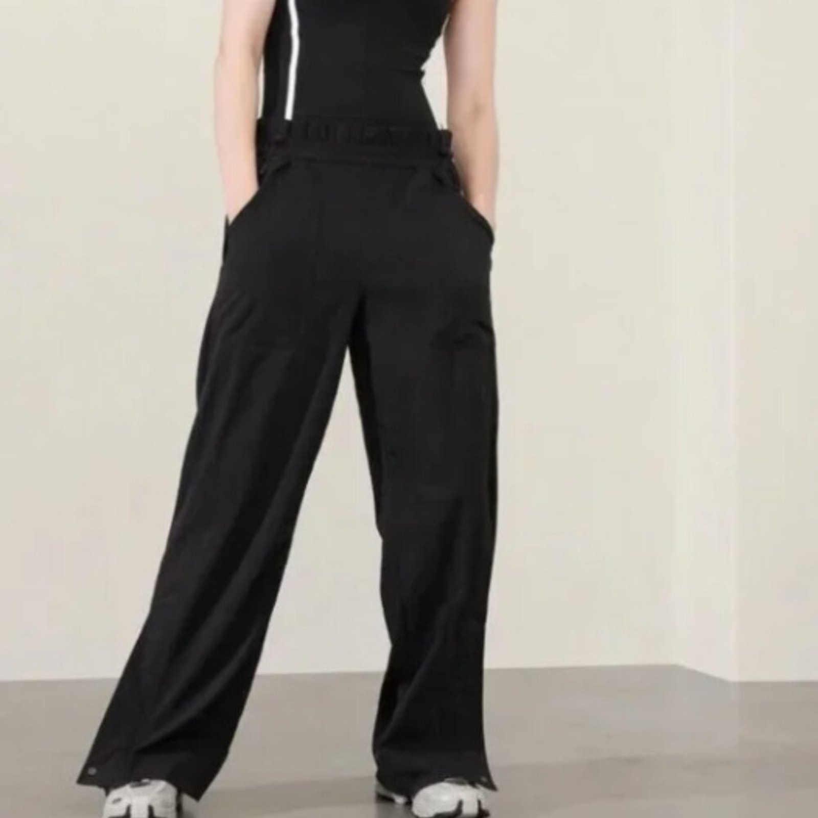 Athleta Women’s Trekkie High Rise Parachute Pant -Black - Size 10